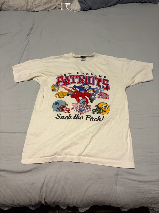 NFL Tops - NFL New England Patriots White Super Bowl Graphic Tee
